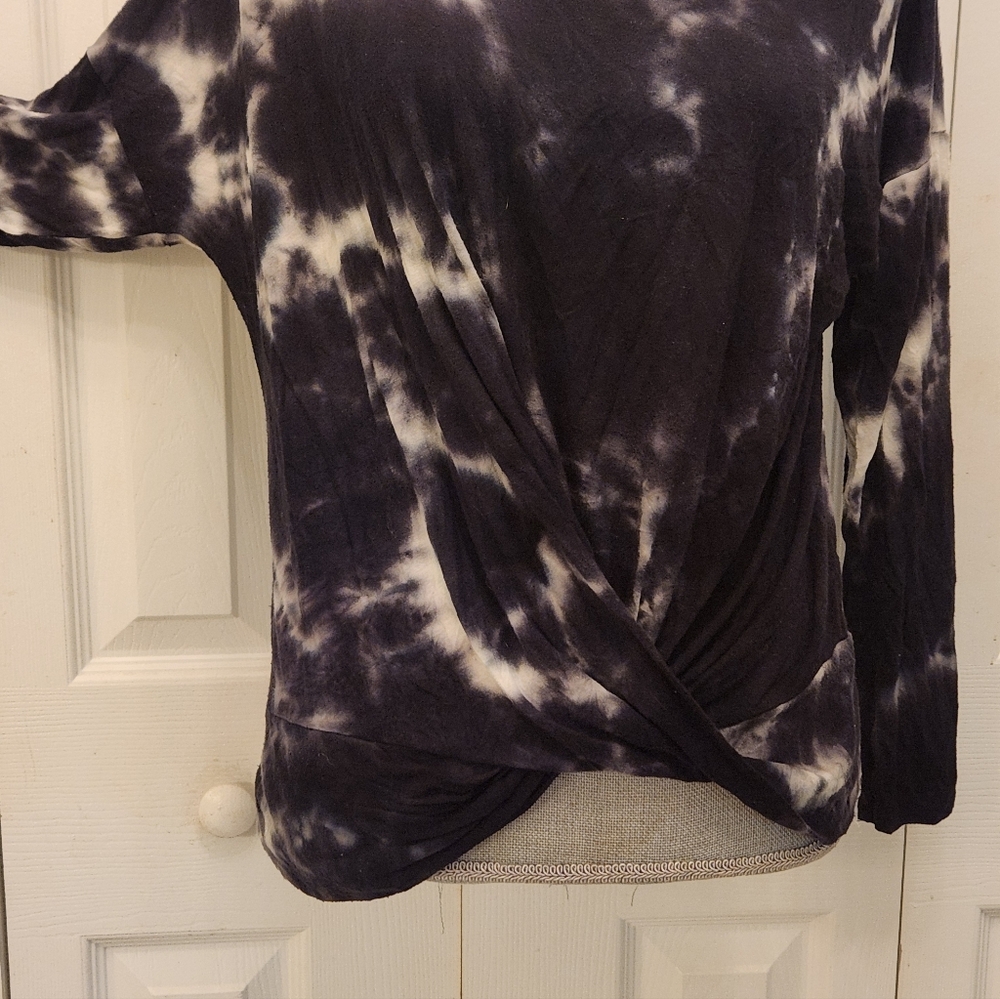 Gaze Tie-Dye Twist Front Long Sleeve Women's Top